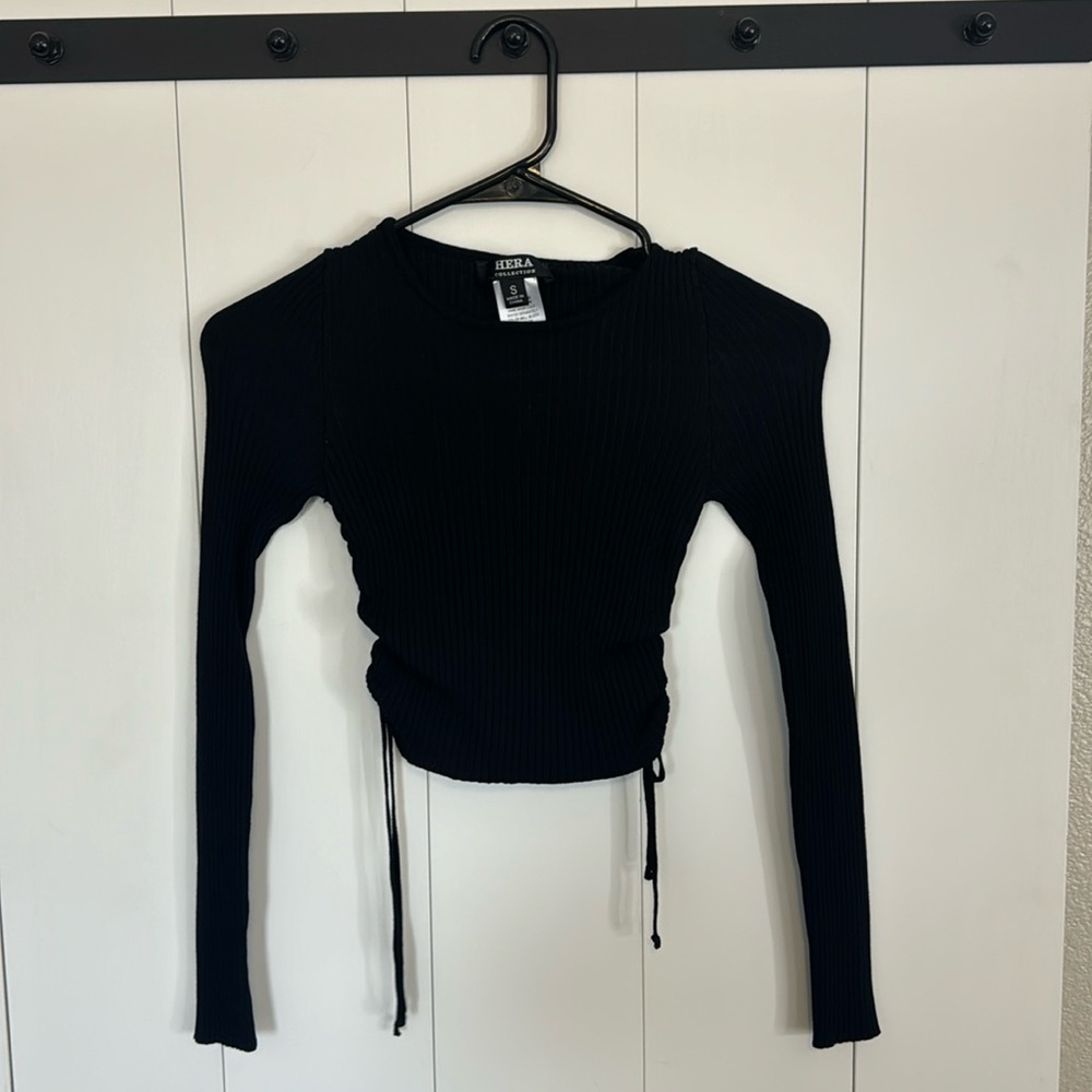 Hera long sleeve cropped with ties on side